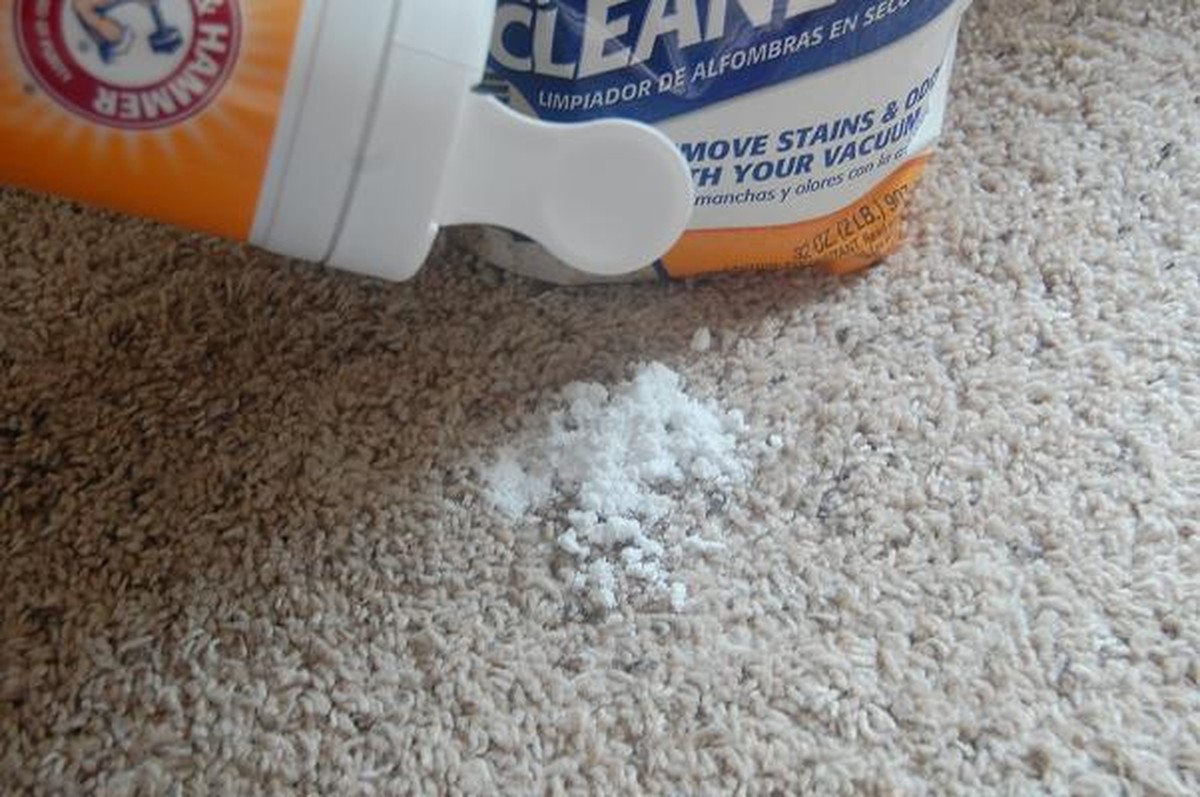 Backnatron auf dem Teppich: Warum Profis das vor dem Staubsaugen tun - image 2