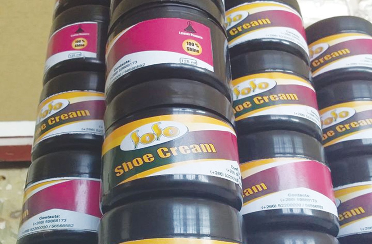 Bananenschale poliert Silberbesteck besser als teure Chemie