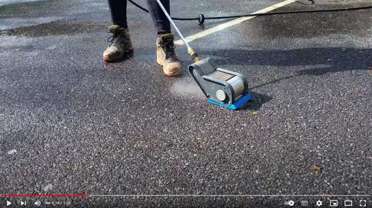 Kaugummi auf dem Teppich? Dieser eine Griff macht es einfach - image 1