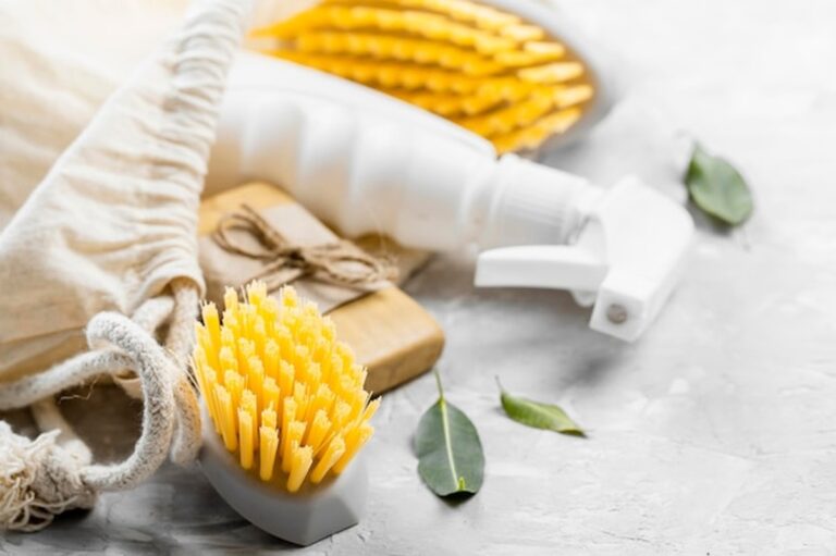 Naturreiniger gegen Chemie: Was macht Ihr Haus wirklich sauber?