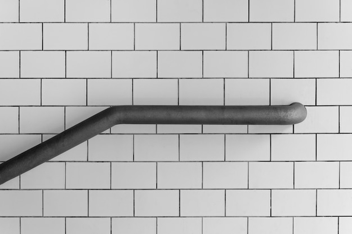 Три приспособления для ванной, которые спасают от падений