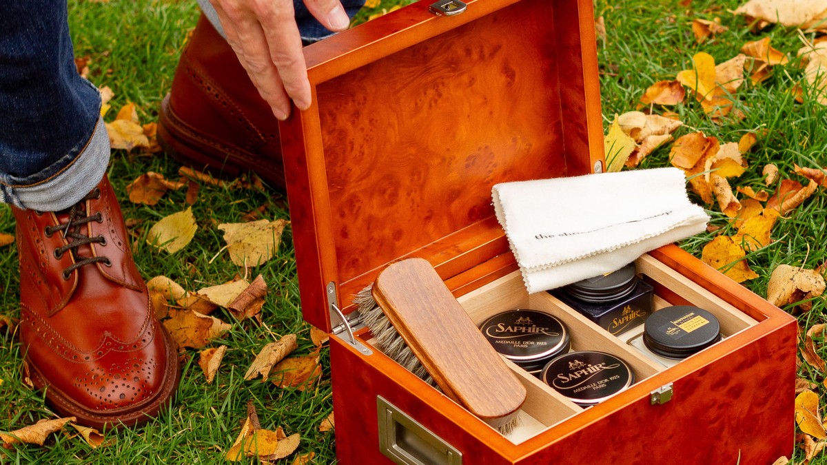 WD-40 auf Winterschuhen? Der Trick, den Schuhläden verschweigen - image 1