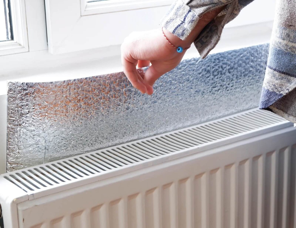Alufolie hinter der Heizung: So sparen Sie 30% Heizkosten