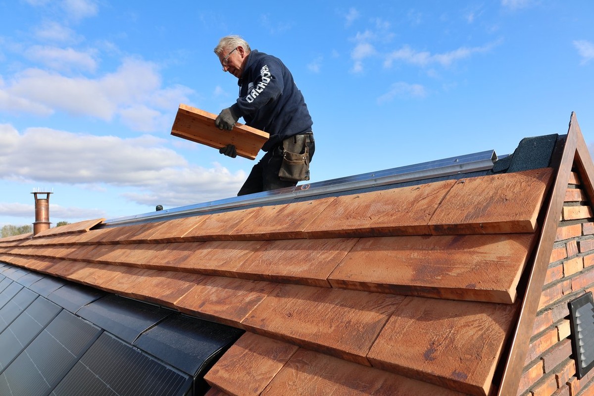 Dachdecker warnen: Diese eine Fehler kostet Sie tausende Euro pro Winter
