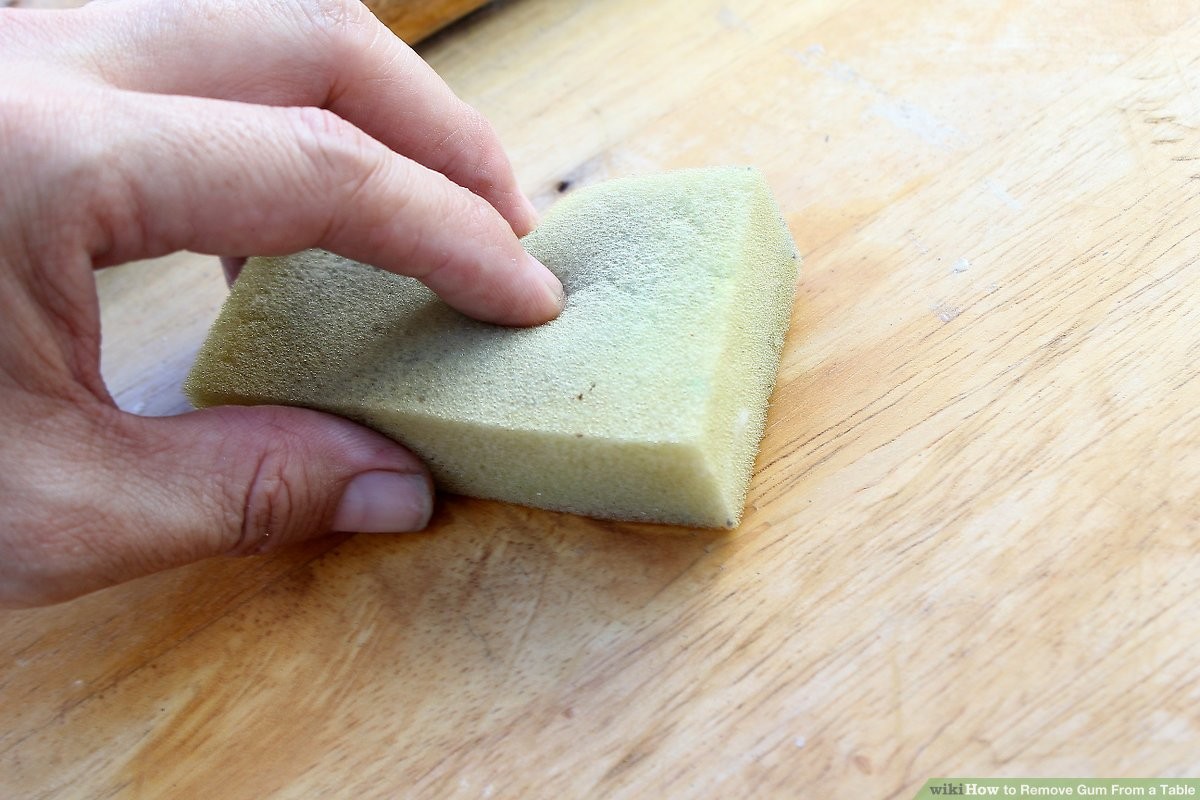 Kaugummi unter dem Tisch? Eiswürfel lösen das Problem sofort - image 2