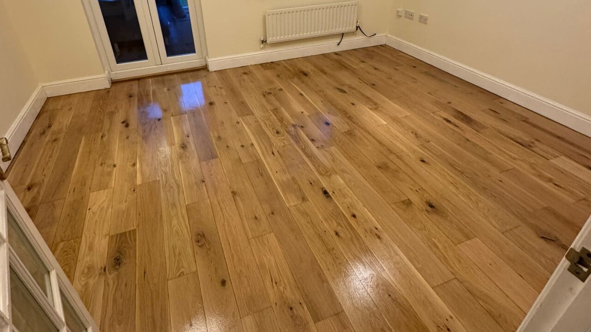Zahnpasta auf Kratzer im Parkett? Warum Möbelhersteller das verbieten