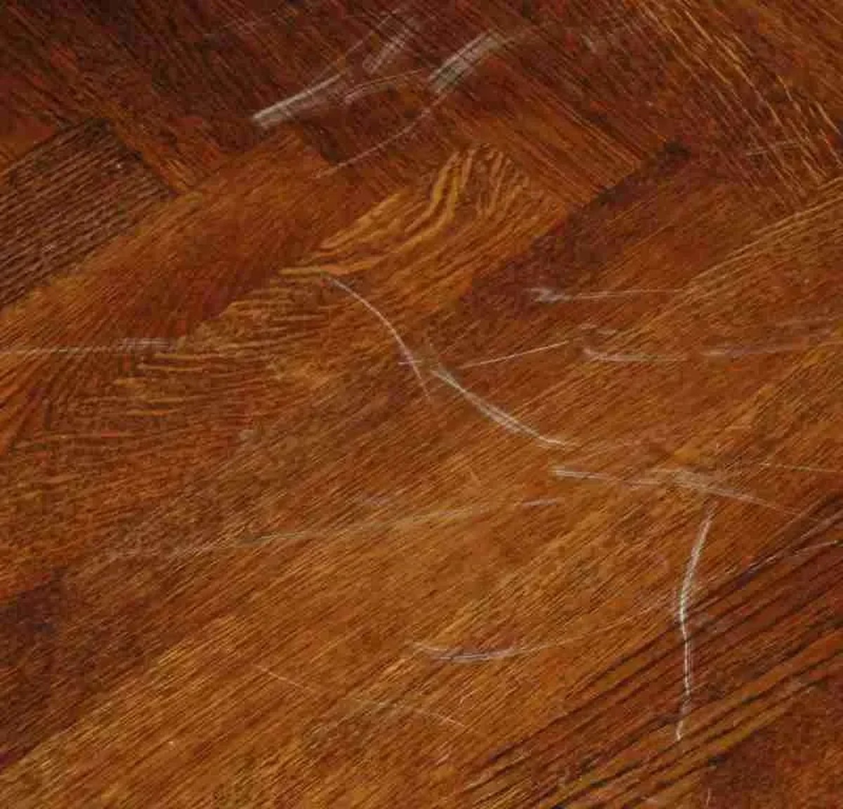 Zahnpasta auf Kratzer im Parkett – das funktioniert wirklich - image 2