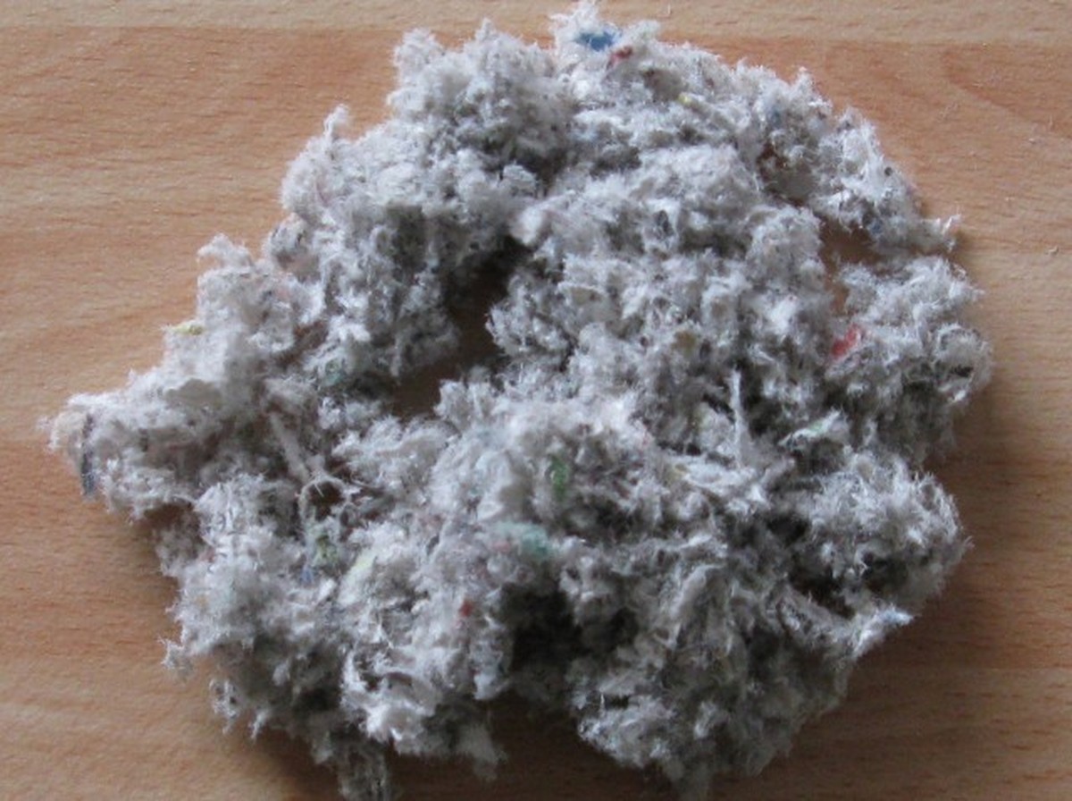 Zeitungspapier hinter der Heizung: Wie es 25% der Wärmeverluste stoppt - image 1