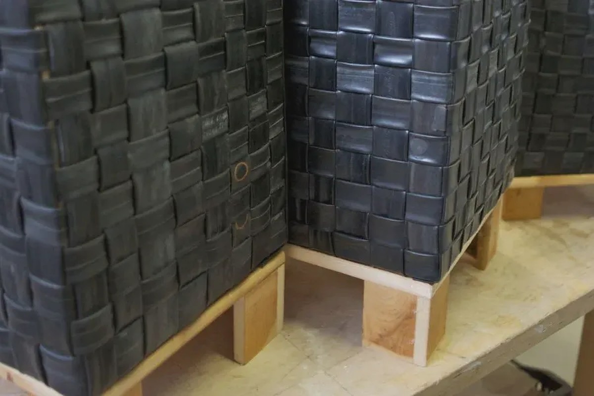 Altes Fahrradschlauch-Trick: Vom Rankgitter bis zur Pflanzenstütze - image 1