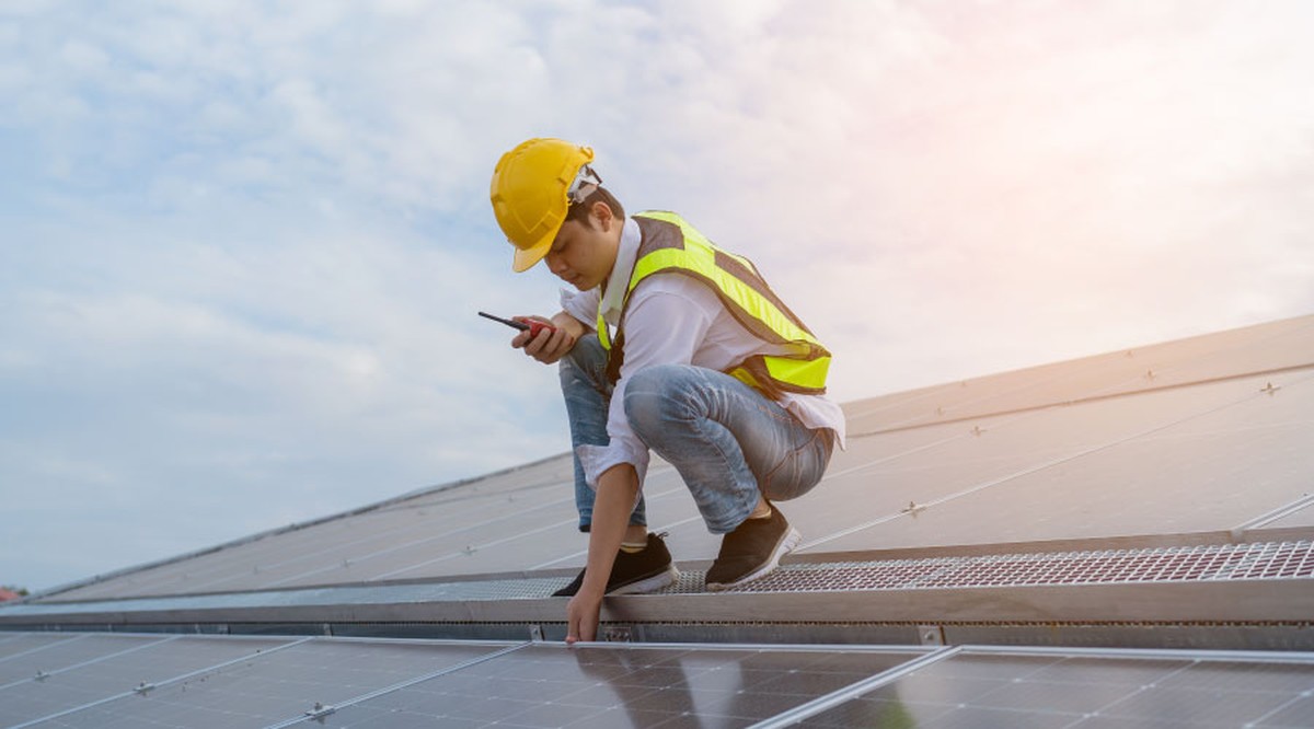 Der Dachdecker erklärt: Warum Sie niemals feuchte Dachziegel ignorieren sollten - image 1