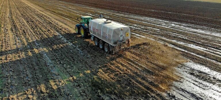 Gärtner warnen: Diesen Dünger kaufen Sie niemals wieder – hier ist der Grund