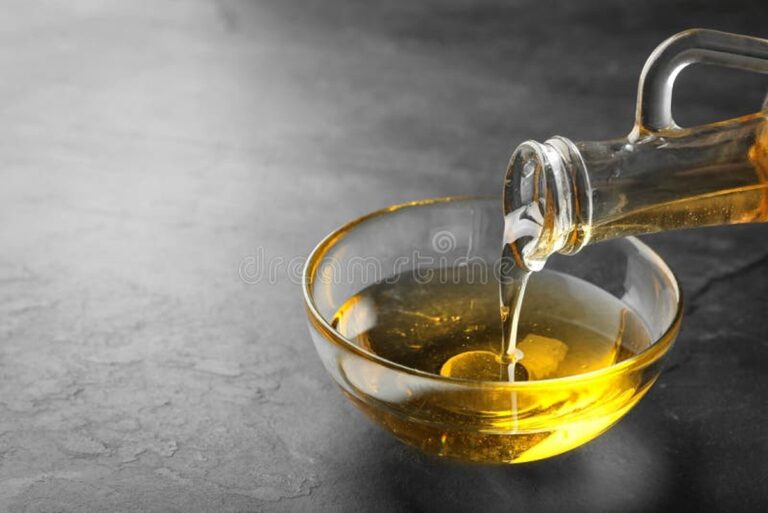 Klempner warnen: Dieses Öl zerstört Ihre Rohre unwiederbringlich