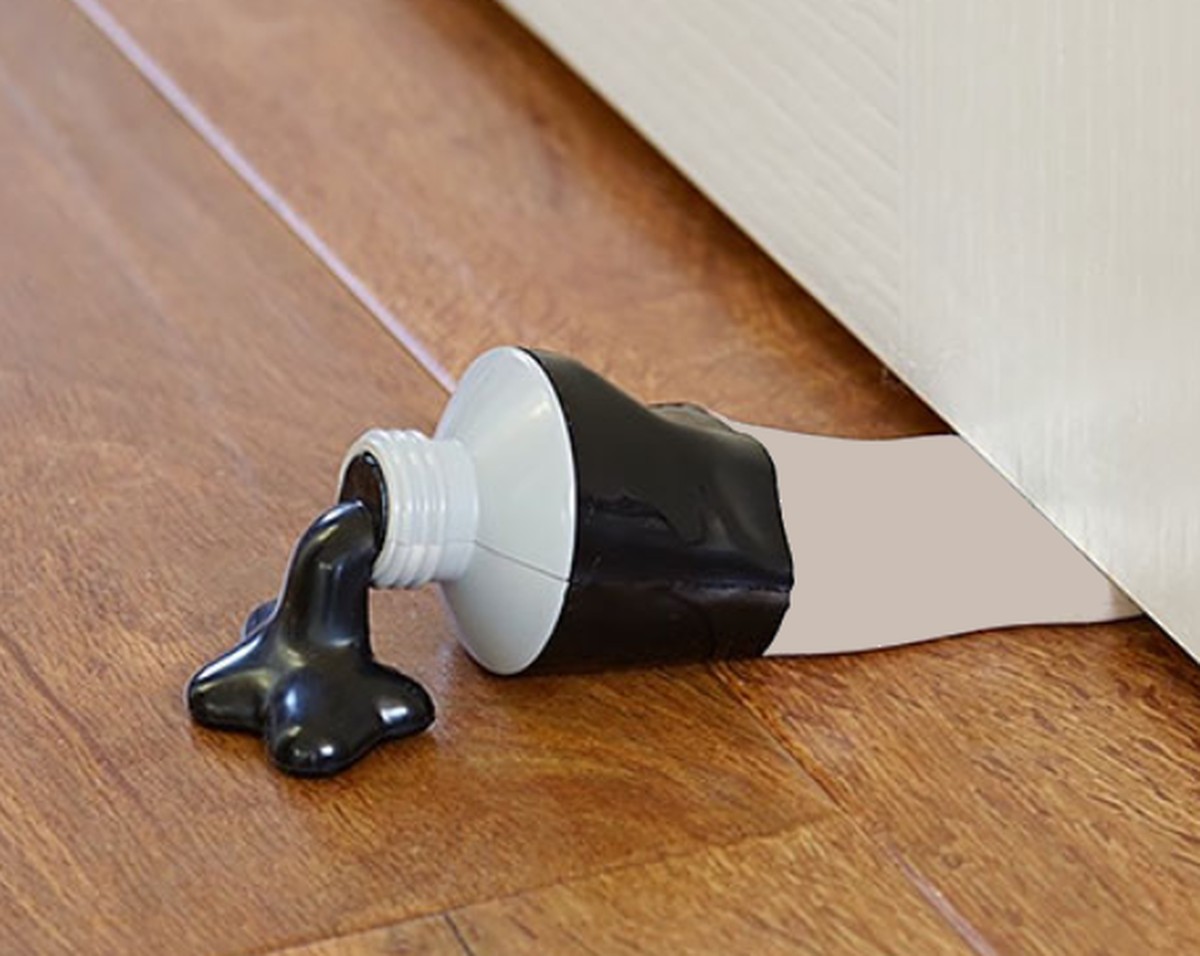 Zahnpasta auf Türrahmen? Handwerker verraten, warum das Kratzer verhindert