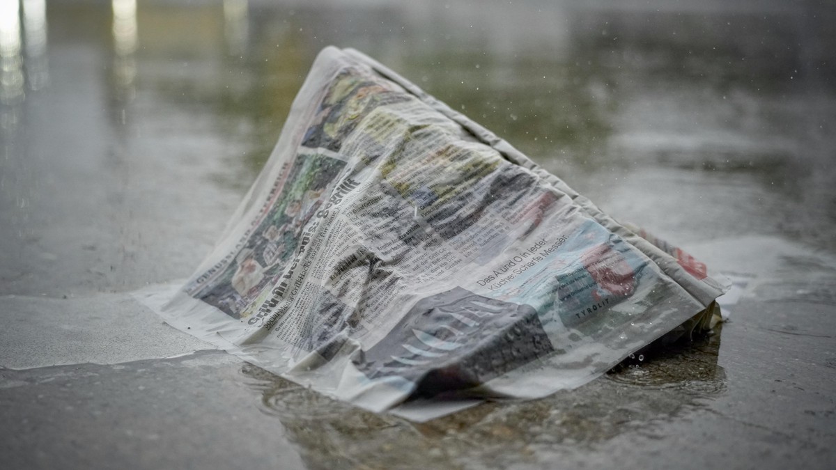 Zeitungspapier im Schrank: Das bewährte Anti-Feuchte-System seit 1920