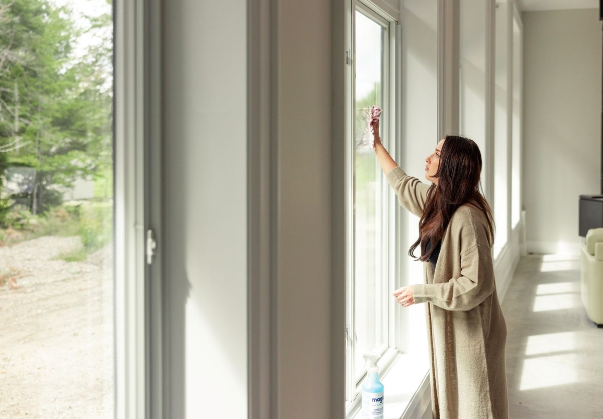 Essig auf Fensterrahmen: Der Trick gegen Schimmel für unter 2 Euro - image 2