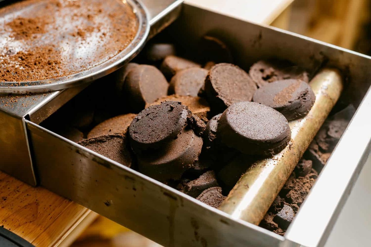 Kaffeesatz hinter den Heizkörper: Der Trick, der Ihre Heizkosten um 25% senkt - image 1