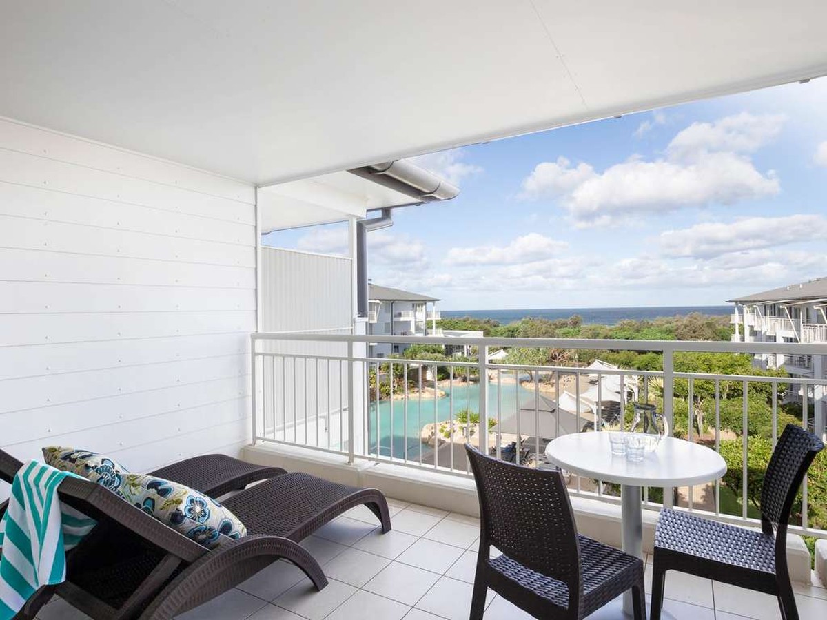 Salzwasser auf dem Balkon: Warum Gärtner damit Unkraut dauerhaft vernichten - image 1