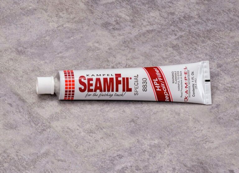 Zahnpasta auf Kratzer im Laminat: Die 3-Minuten-Reparatur