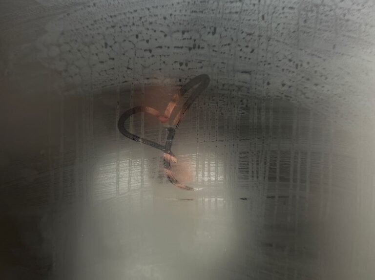 Zahnpasta auf Spiegeln? Der Trick gegen Beschlag, den Hotels kennen