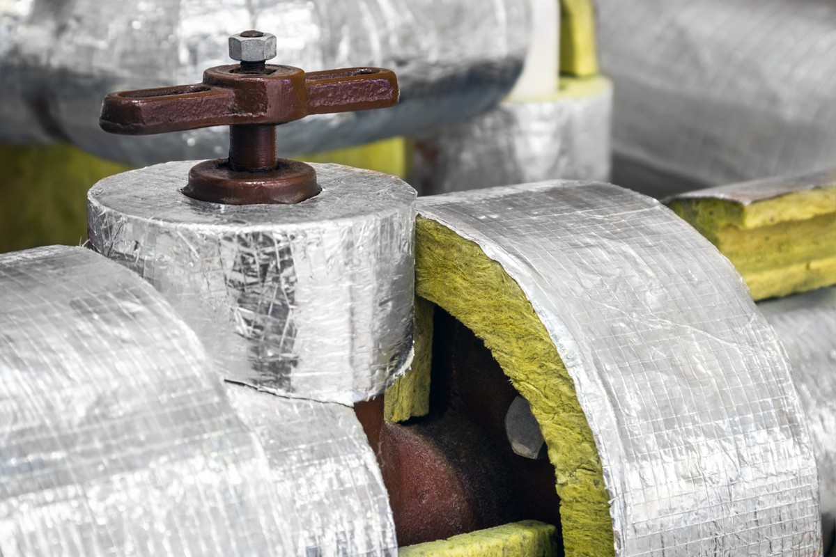 Zeitungspapier hinter die Heizung: So sparst du 25% Heizkosten ohne Umbau - image 1