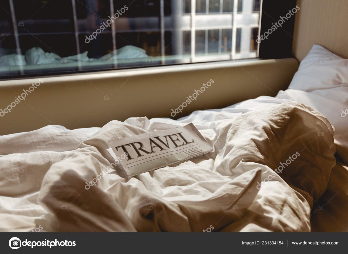 Zeitungspapier unterm Bett – weshalb Hotels das immer tun